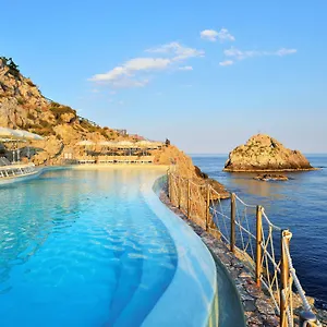 Отель Capotaormina ****
